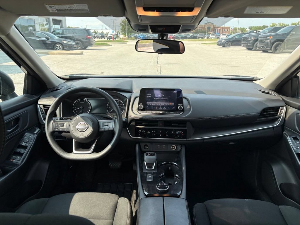 Used 2024 Nissan Rogue S AWD/4WD image 18