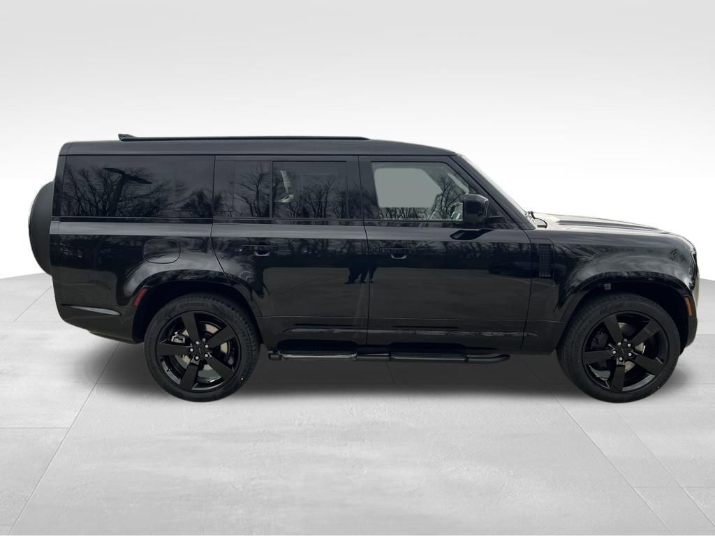 New 2026 Land Rover Defender 130 X-Dynamic SE image 6