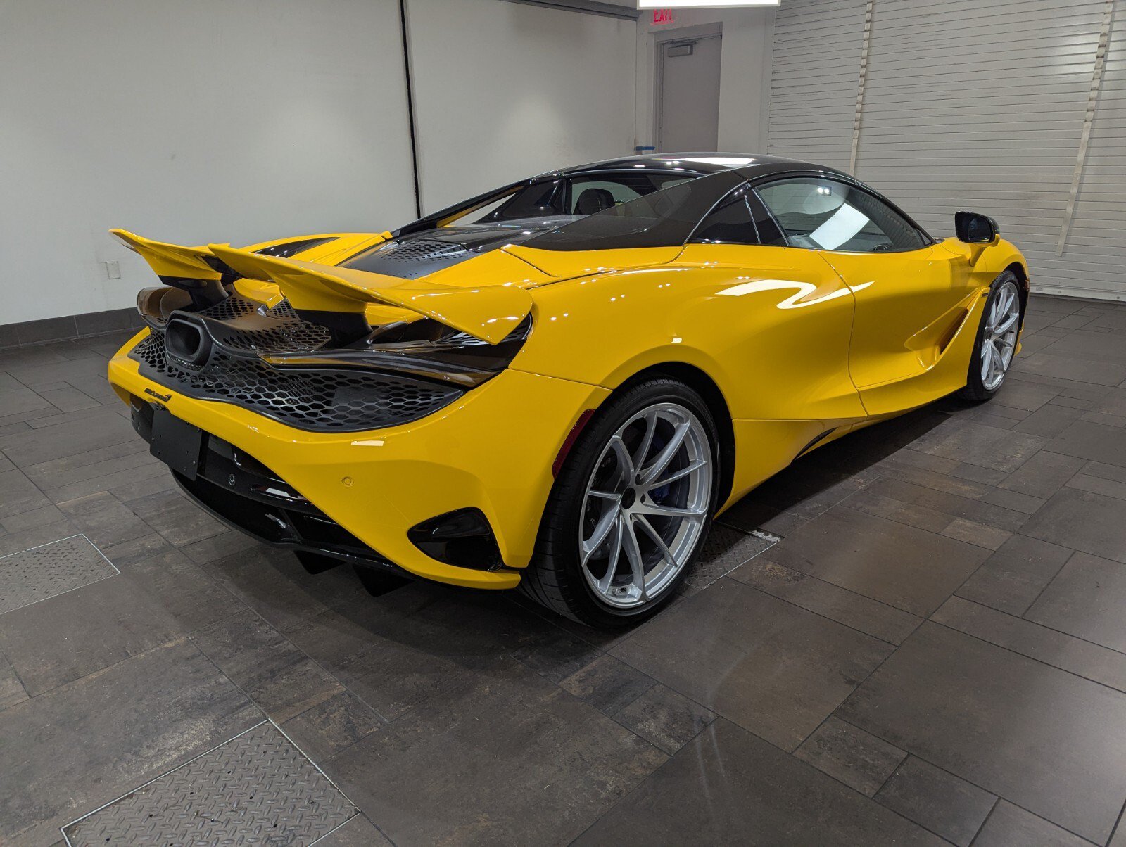 New 2026 McLaren 750S Spider RWD image 22