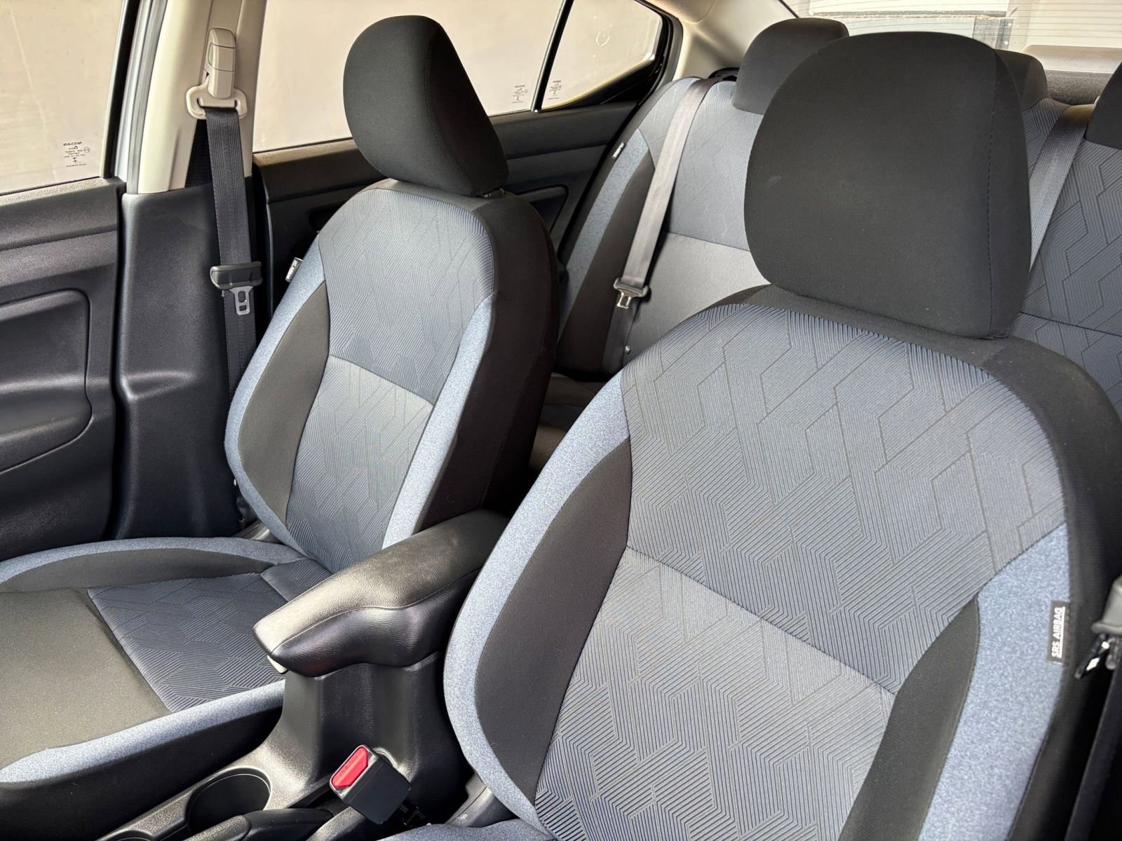 Used 2025 Nissan Versa SV FWD image 31