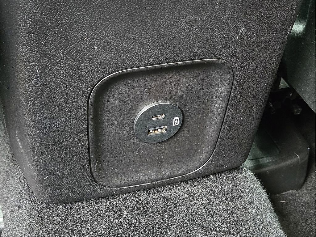 Used 2022 Ford Escape SE w/ Cold Weather Package image 17