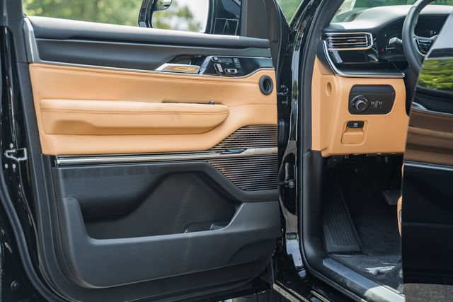 New 2026 Jeep Grand Wagoneer Summit AWD/4WD image 53