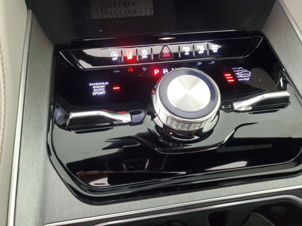 New 2026 Jeep Grand Wagoneer L Limited AWD/4WD image 17