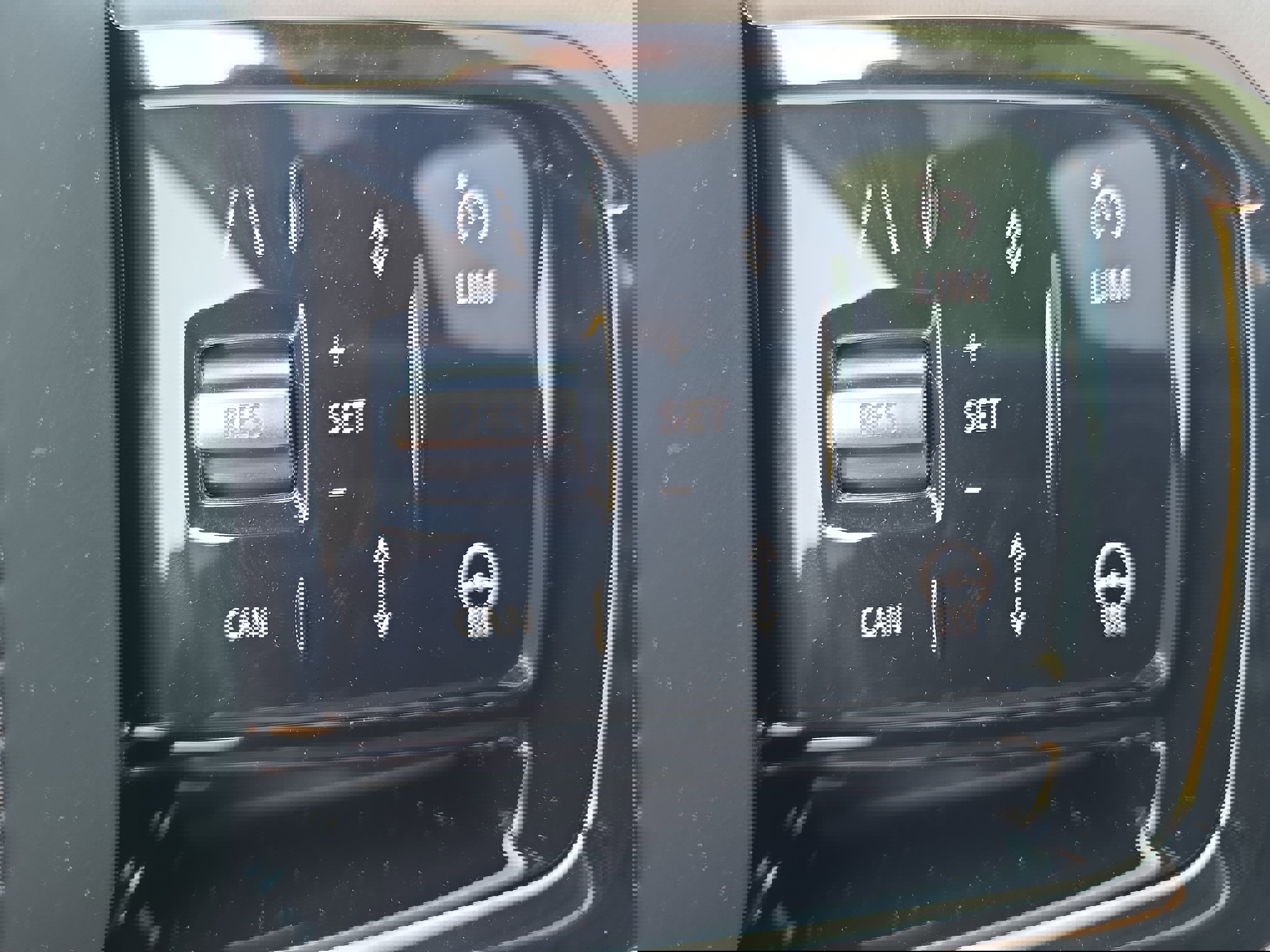 New 2026 Land Rover Range Rover Velar Dynamic SE AWD/4WD image 18