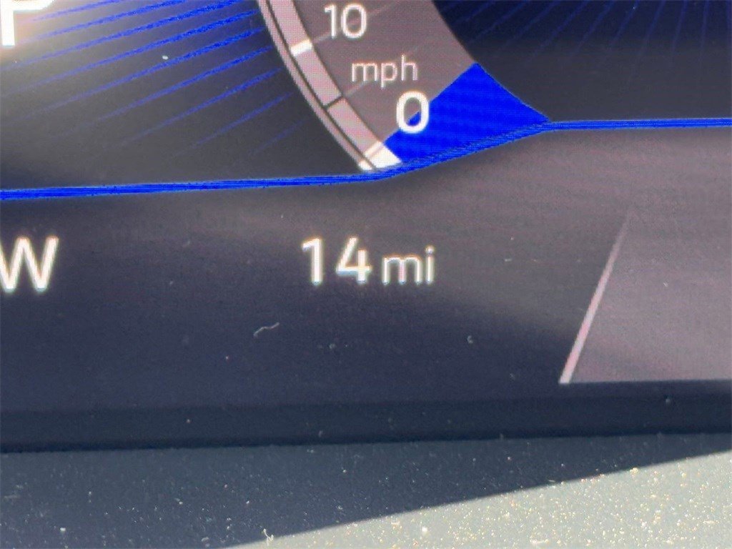 New 2024 Volkswagen Taos SE image 11