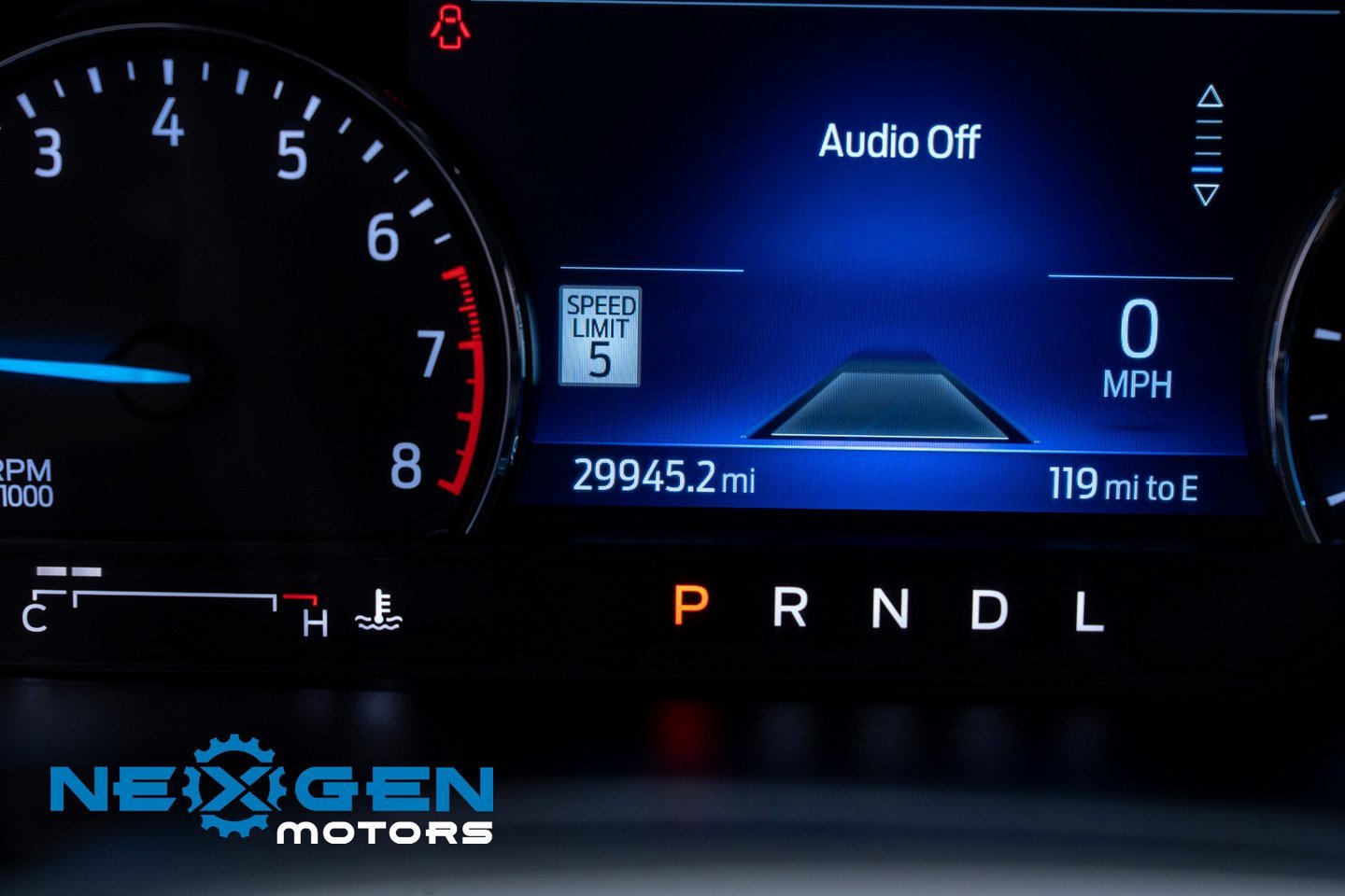 Used 2023 Ford Explorer Limited image 9