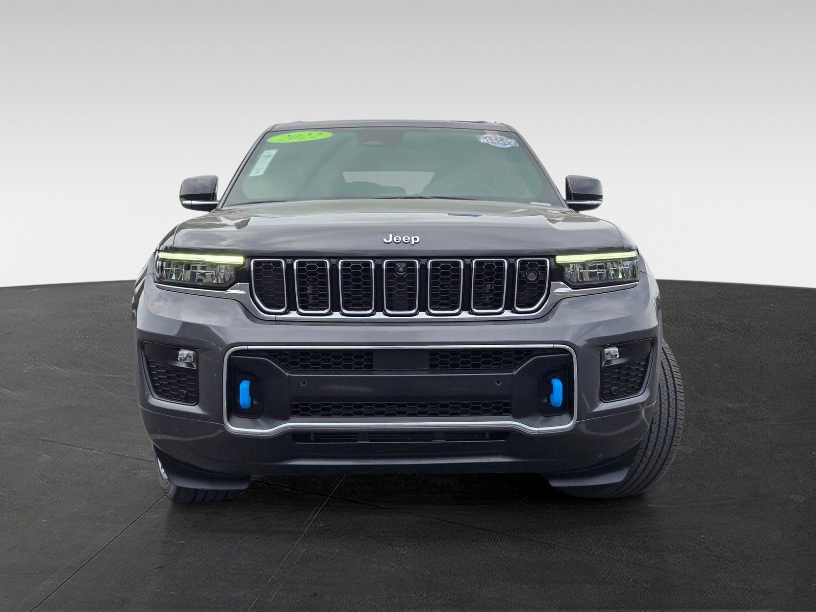 Used 2022 Jeep Grand Cherokee Overland w/ Advanced Protech Group III AWD/4WD image 2