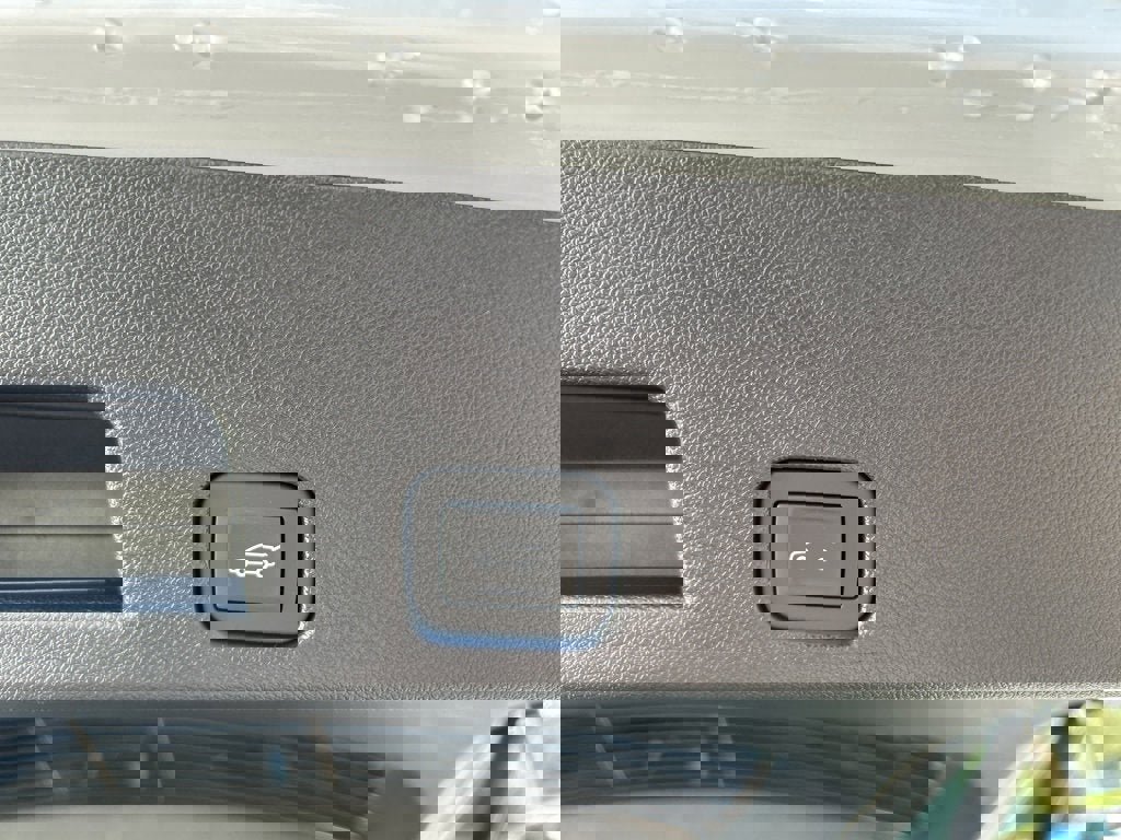 New 2026 Chevrolet Traverse LT w/ Driver Confidence Package image 24