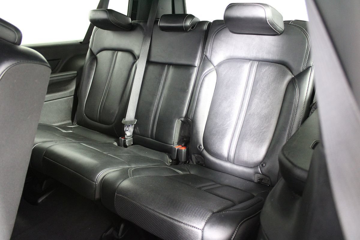 Used 2024 Jeep Wagoneer L Series II RWD image 26