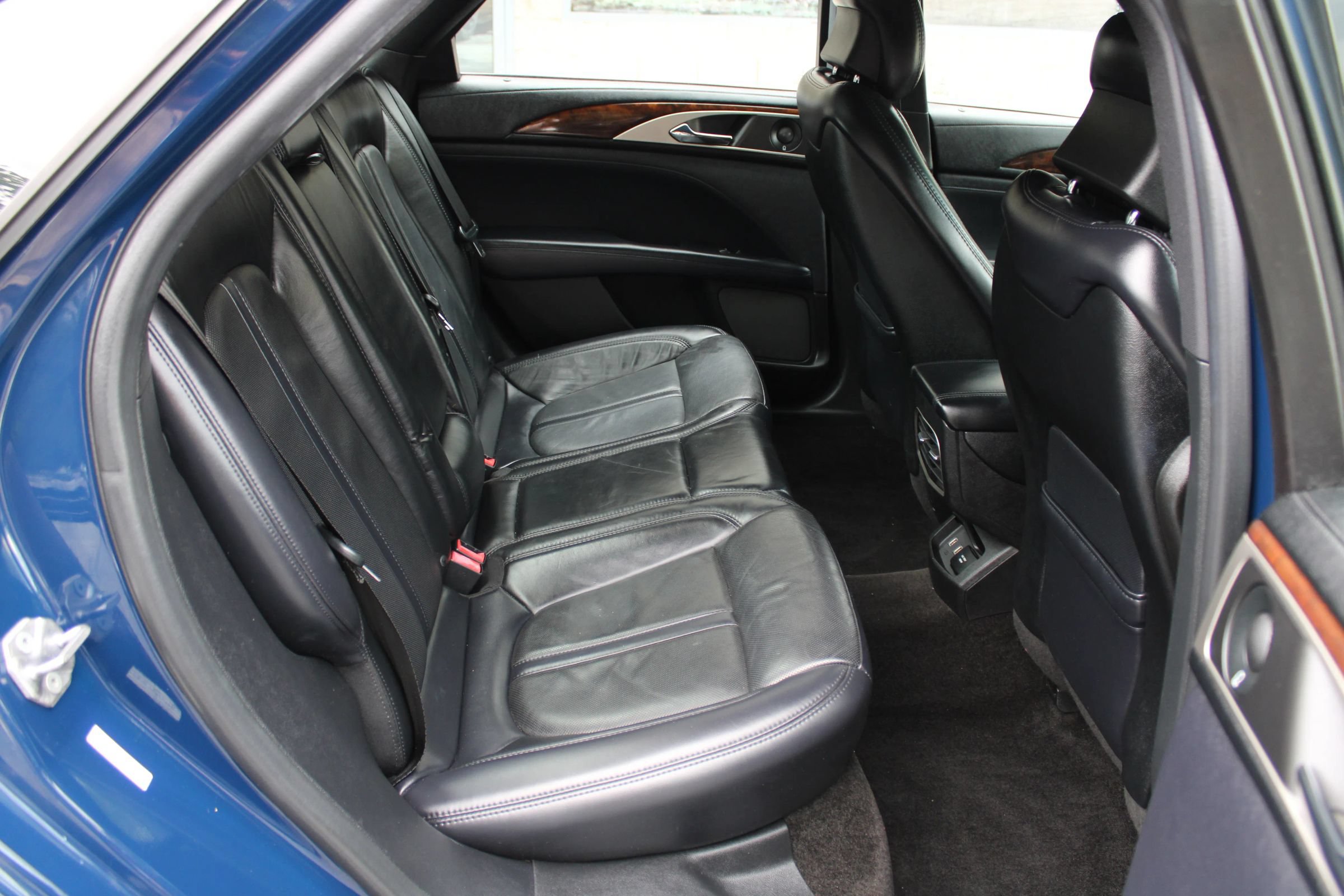 Used 2018 Lincoln MKZ Reserve FWD image 17