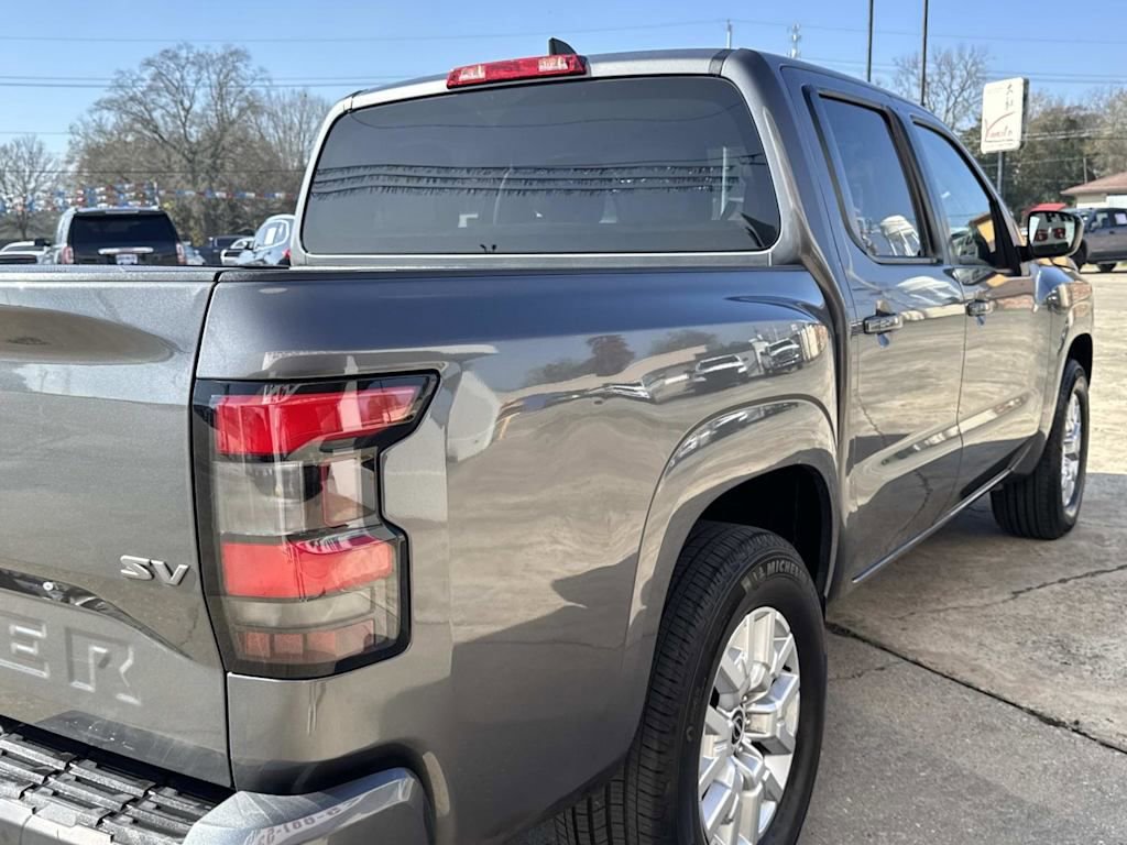 Used 2023 Nissan Frontier SV image 9