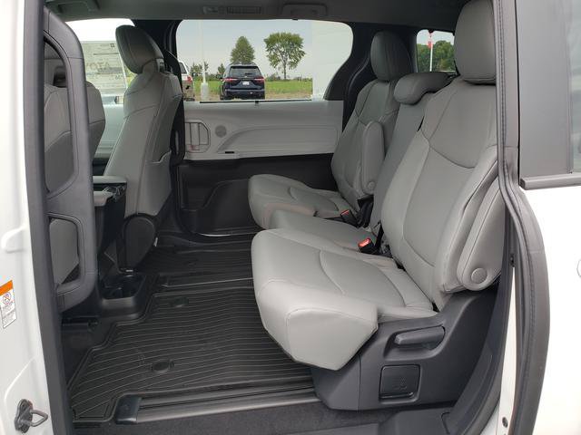 New 2026 Toyota Sienna XLE FWD image 12