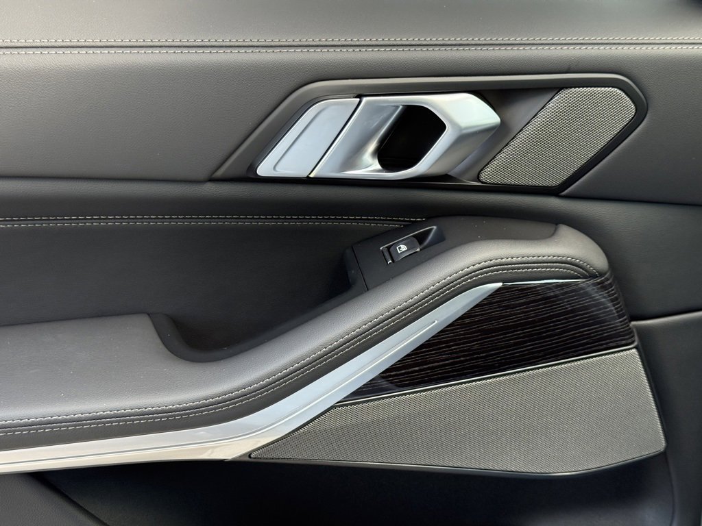 Used 2026 BMW X5 xDrive50e w/ M Sport Package image 14