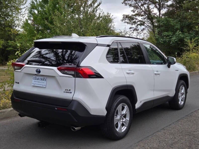 Used 2020 Toyota RAV4 XLE w/ Convenience Package image 10