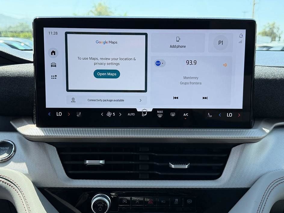 Used 2025 Ford Explorer Active w/ Active Comfort Package image 34