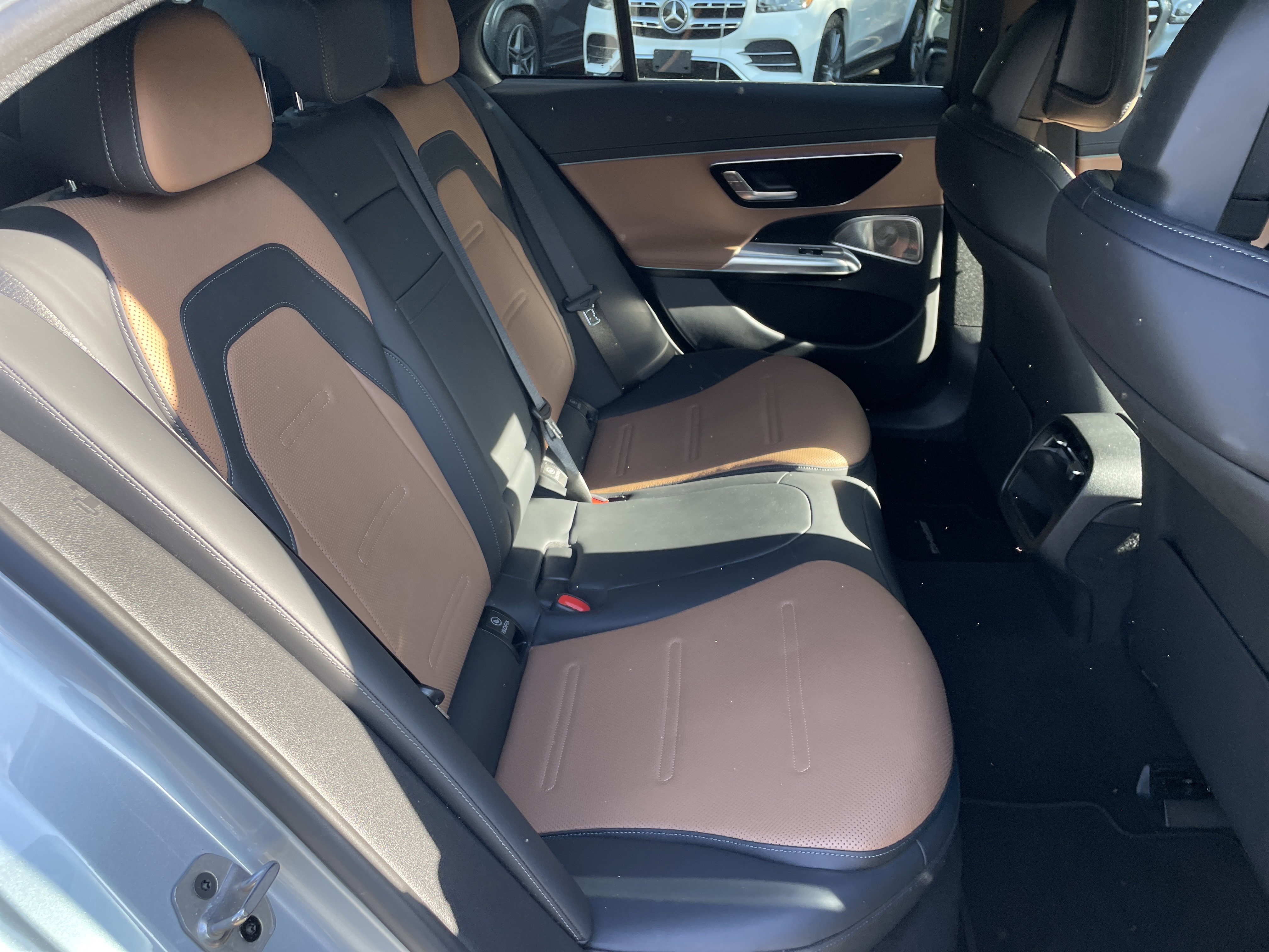 Certified 2025 Mercedes-Benz E 53 AMG e 4MATIC Sedan w/ Driver Assistance Package image 45