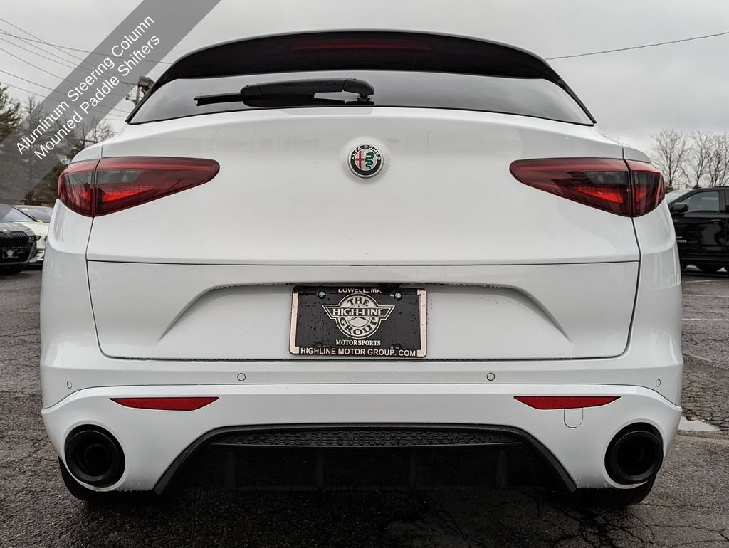 Used 2022 Alfa Romeo Stelvio Veloce AWD/4WD image 11