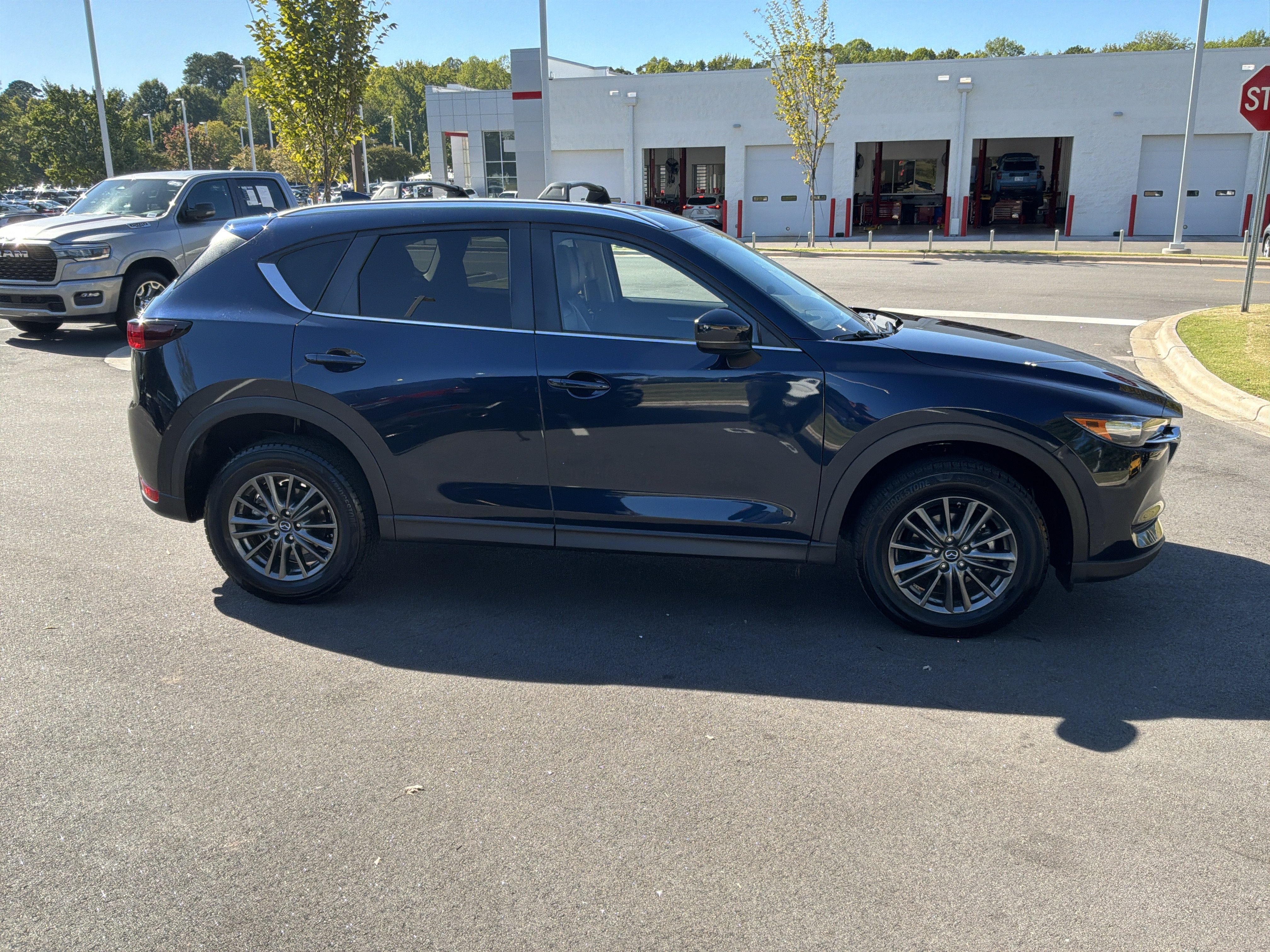 Used 2020 MAZDA CX-5 Touring FWD image 11
