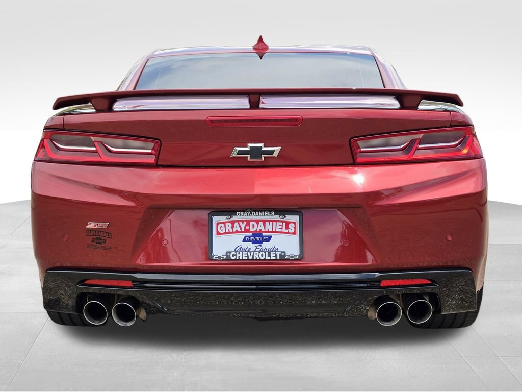 Used 2018 Chevrolet Camaro SS RWD image 7