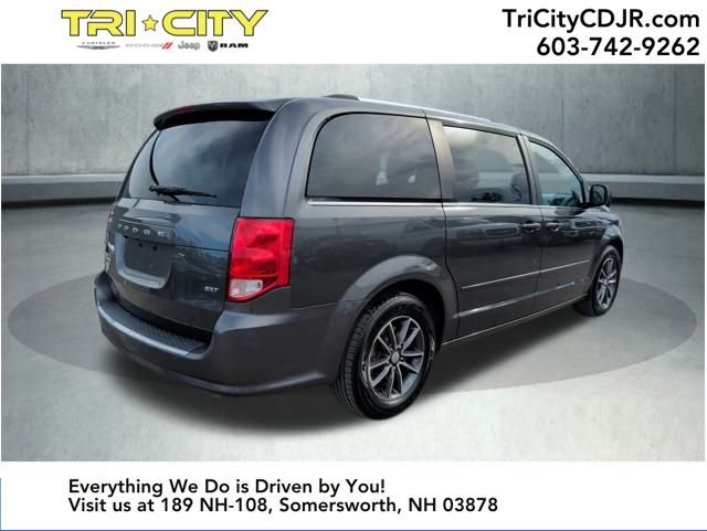 Used 2016 Dodge Grand Caravan SXT image 5