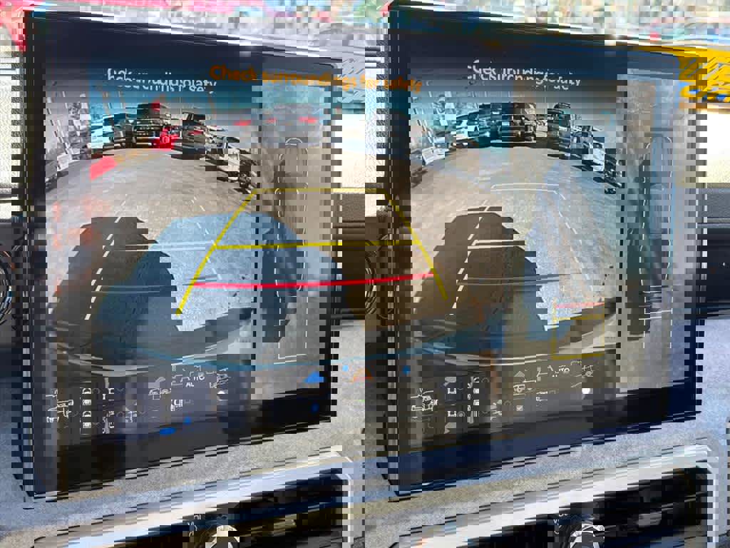 Used 2025 Toyota Tacoma Trailhunter Hybrid image 13