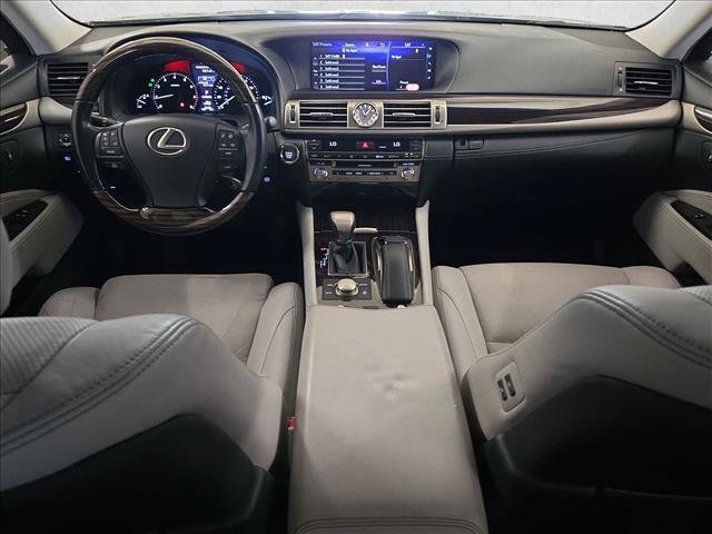 Used 2017 Lexus LS 460 w/ Comfort Package RWD image 16