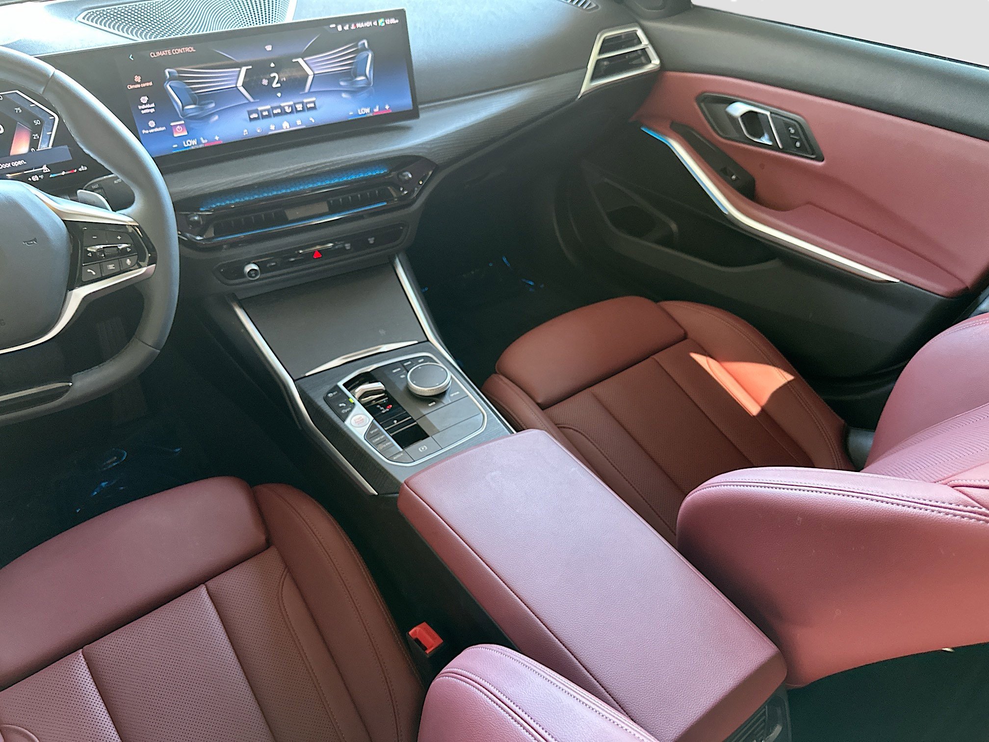 Used 2025 BMW 330i Sedan w/ M Sport Package image 24