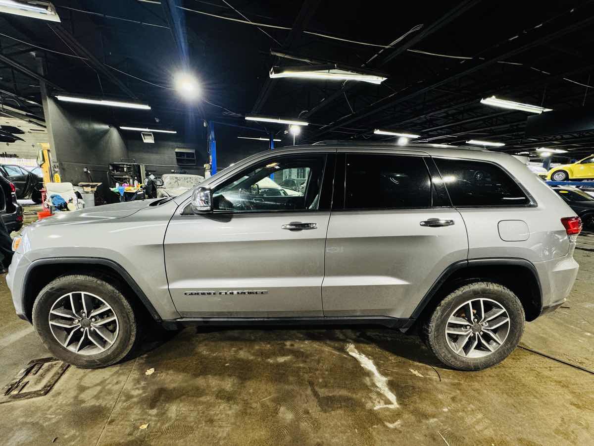 Used 2020 Jeep Grand Cherokee Limited AWD/4WD image 7