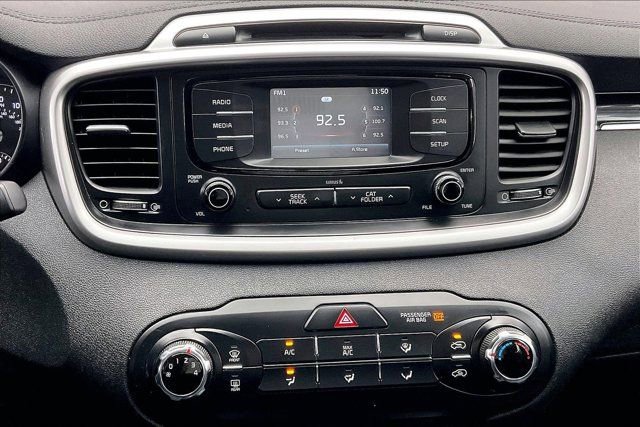Used 2018 Kia Sorento L image 5