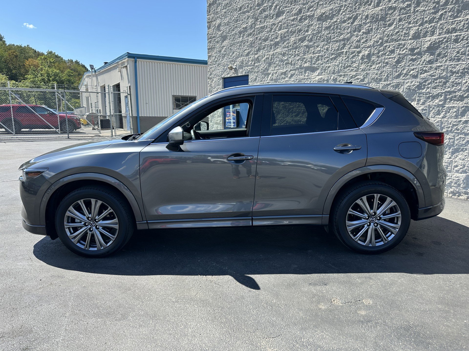 Used 2024 MAZDA CX-5 Signature AWD/4WD image 5