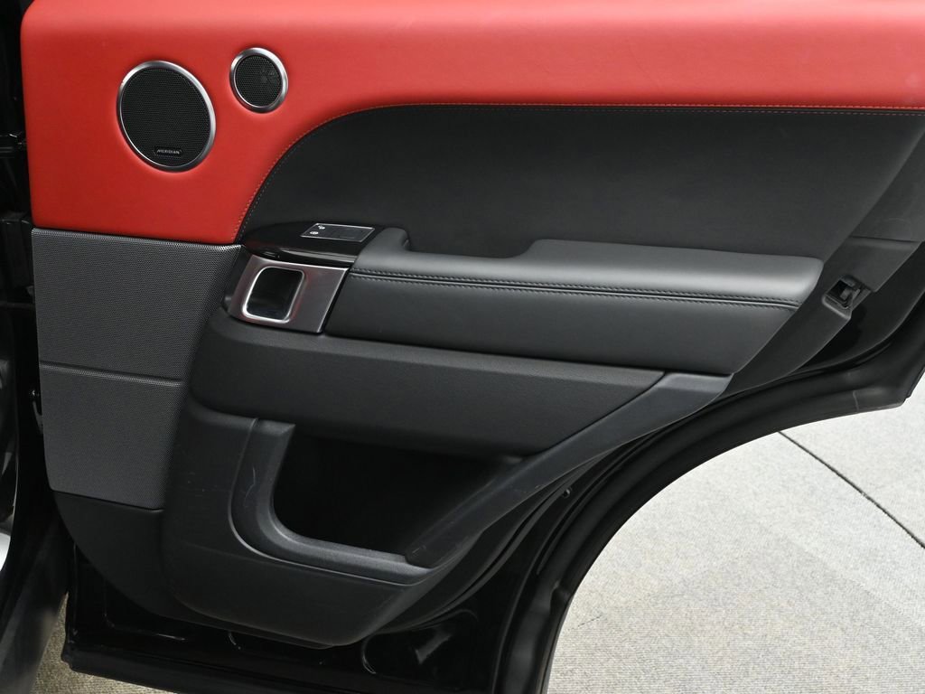 Used 2019 Land Rover Range Rover Sport HST image 18