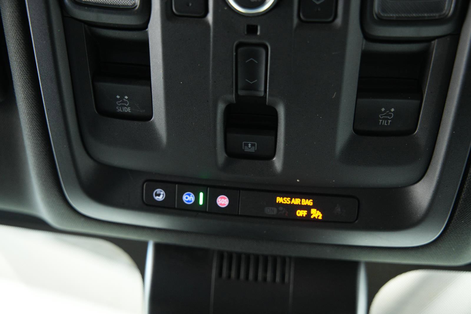 Used 2024 GMC Yukon XL Denali AWD/4WD image 45