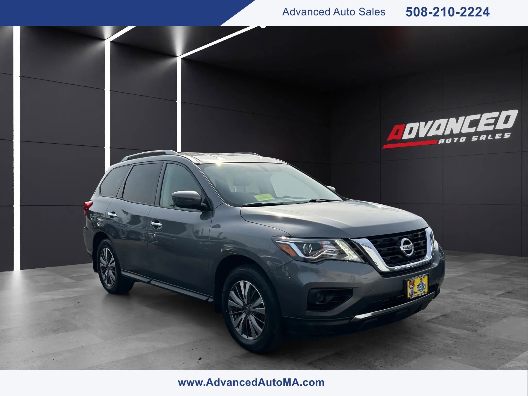 Used 2020 Nissan Pathfinder S image 1