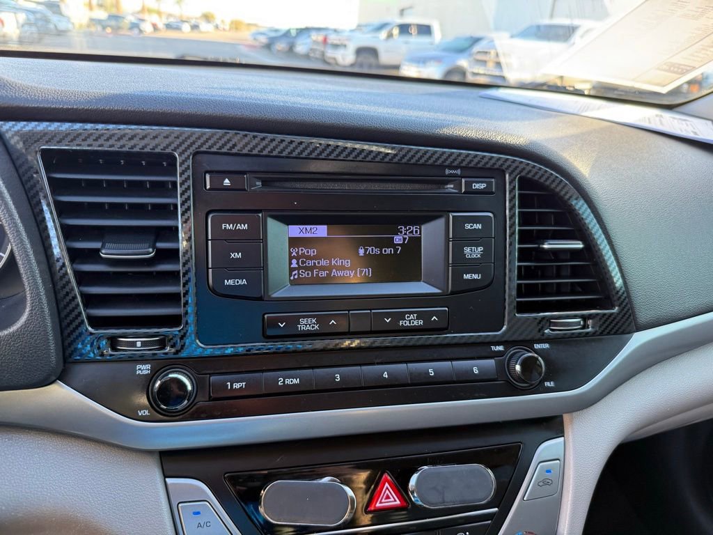 Used 2017 Hyundai Elantra SE image 23