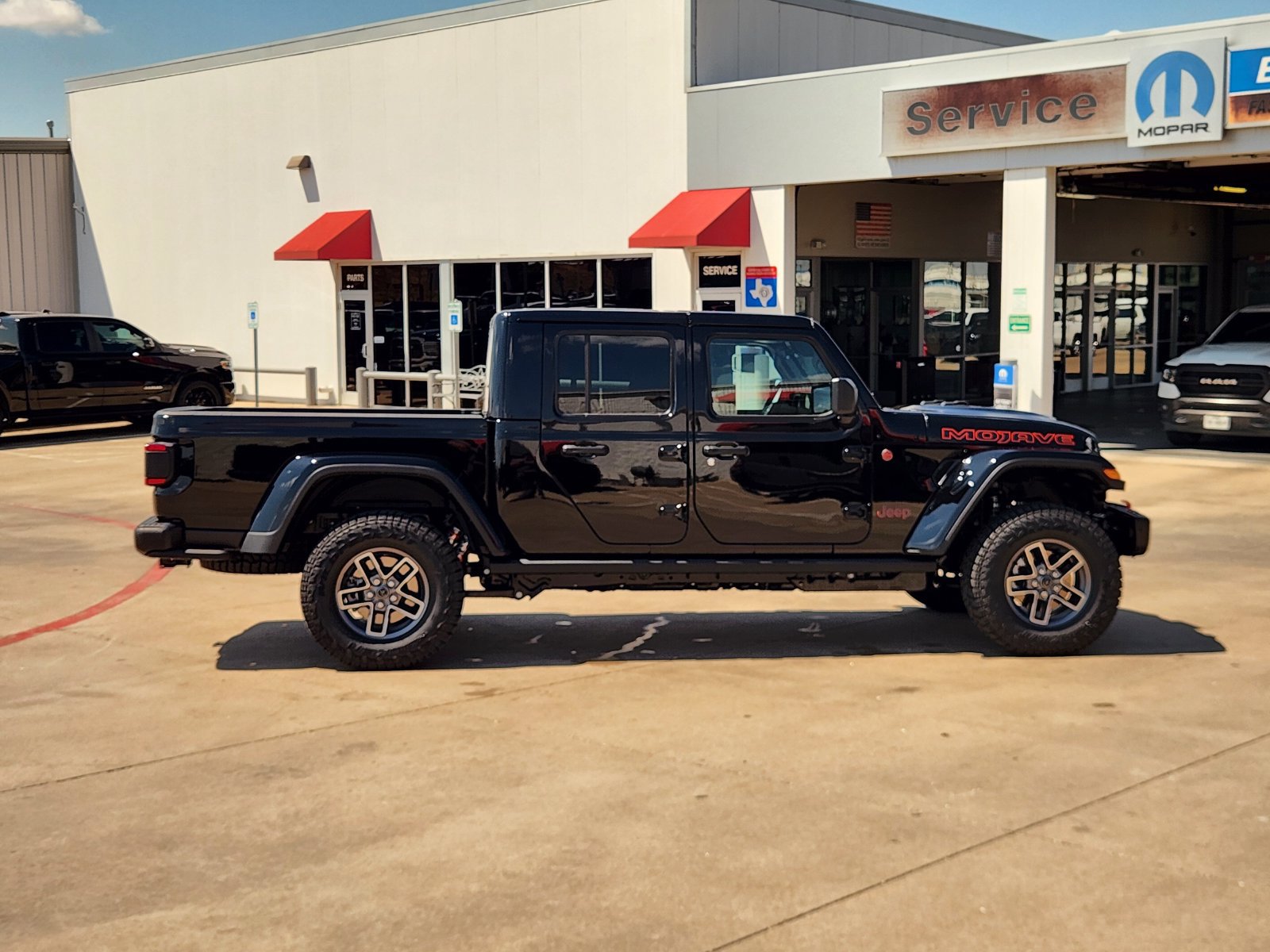 New 2026 Jeep Gladiator Mojave AWD/4WD image 7