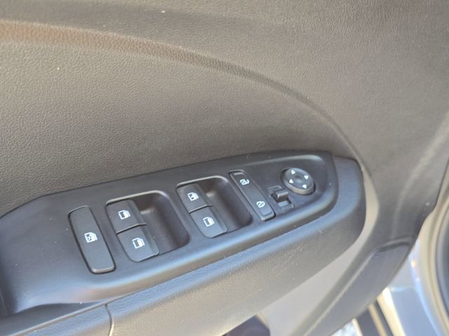 Used 2023 Hyundai Venue SE image 19