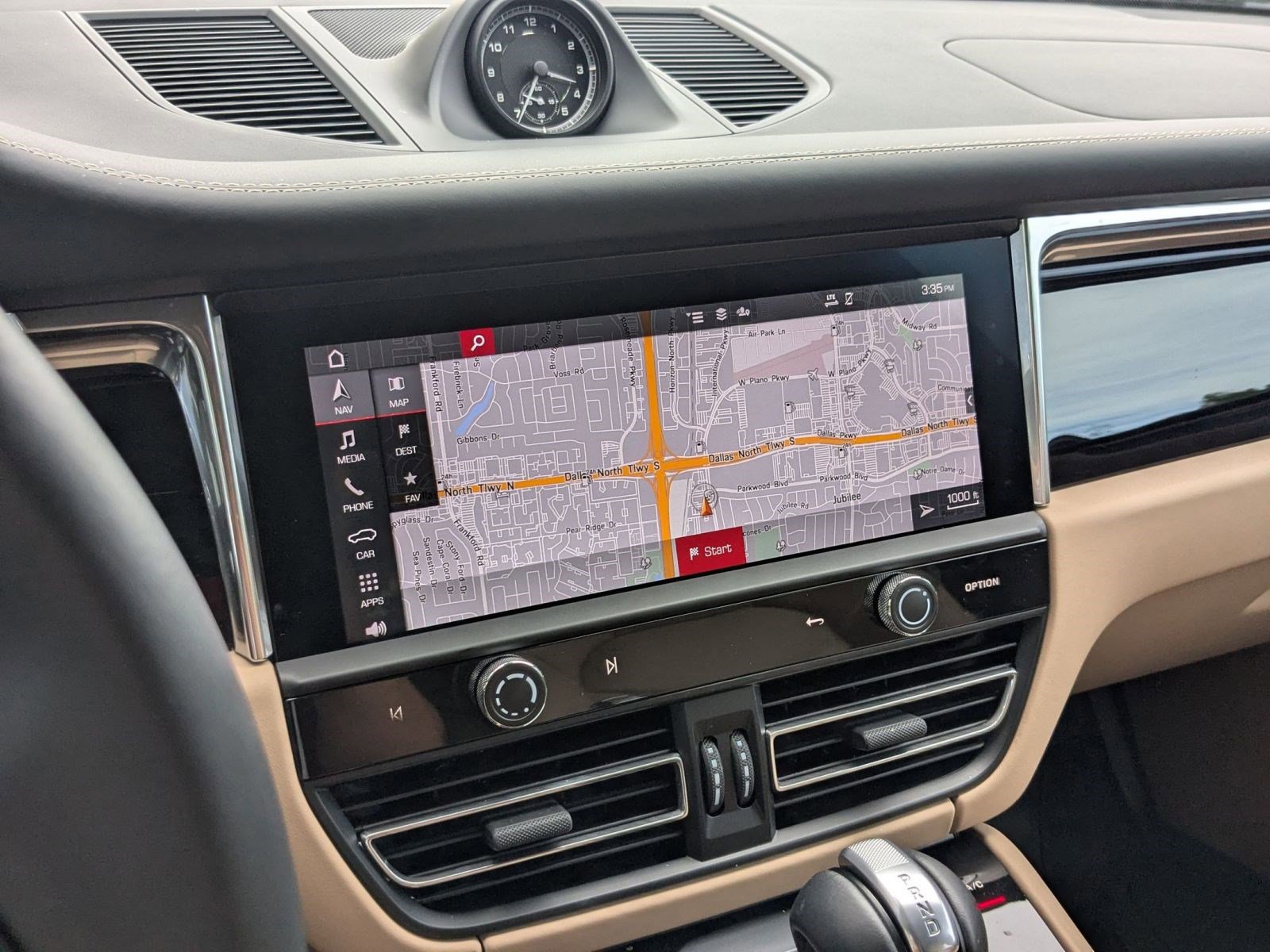 Certified 2026 Porsche Macan AWD/4WD image 17