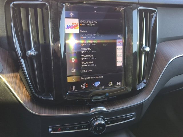 Used 2021 Volvo XC60 T5 Momentum w/ Protection Package image 12