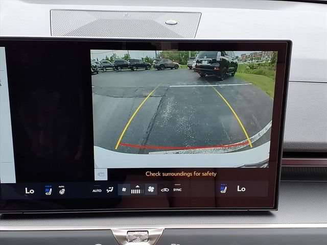 New 2026 Lexus ES 350e FWD image 33