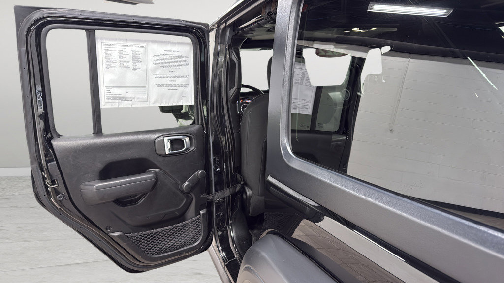 Used 2022 Jeep Wrangler Unlimited Sport image 29