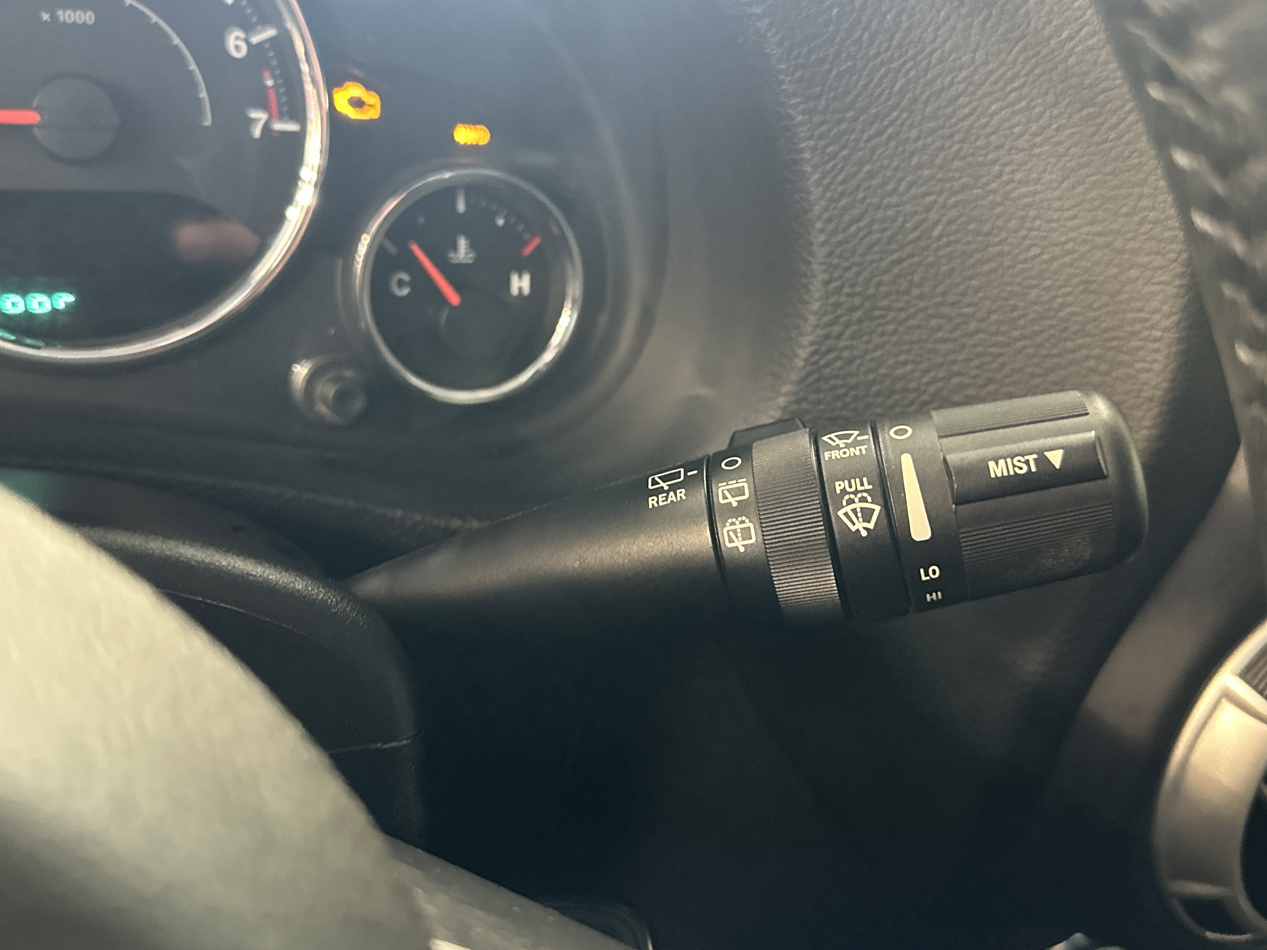 Used 2016 Jeep Wrangler Unlimited Sahara w/ Dual Top Group image 29