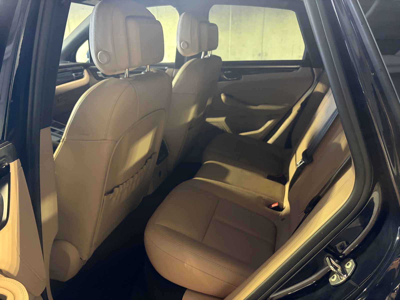 Certified 2023 Porsche Macan Turbo AWD/4WD image 21