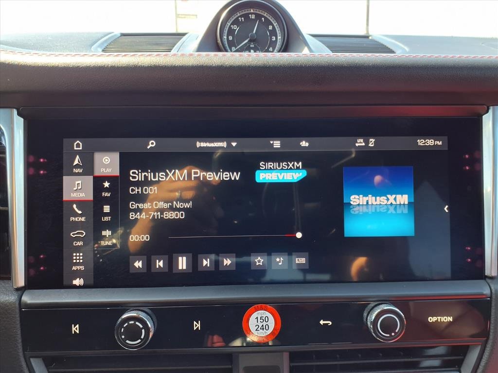 Used 2022 Porsche Macan image 5