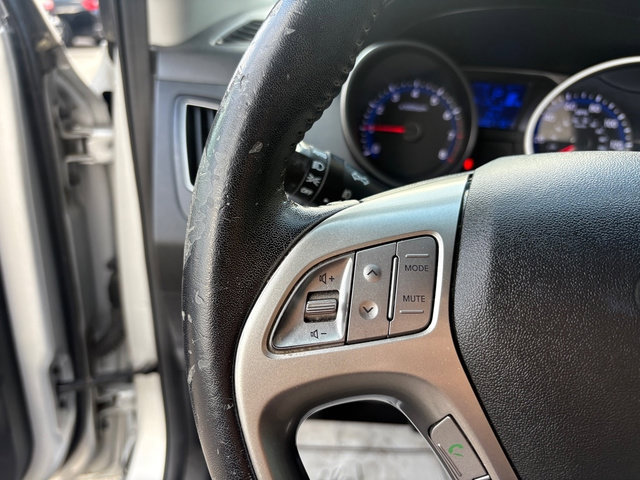 Used 2012 Hyundai Tucson Limited FWD image 22