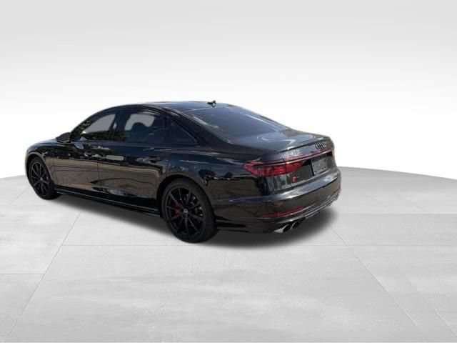 Used 2022 Audi S8 w/ S8 Comfort Plus Package AWD/4WD image 8