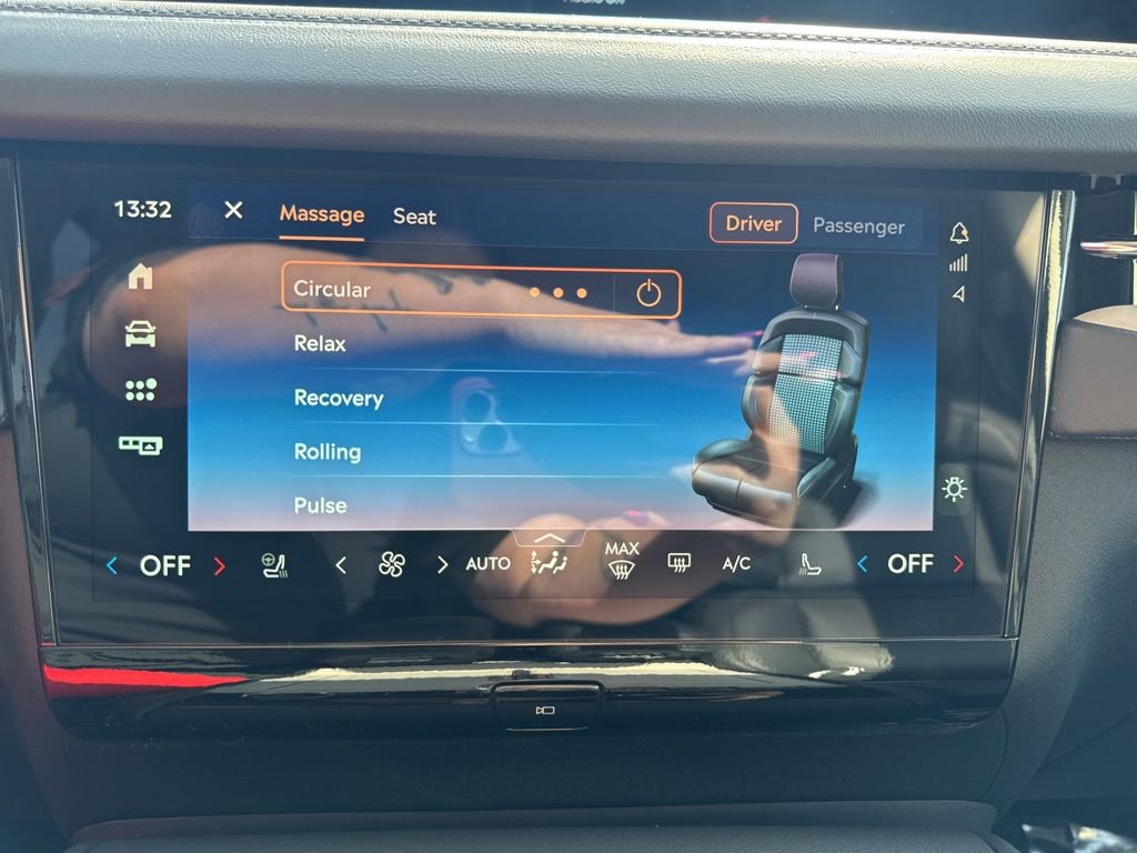 New 2026 Lincoln Navigator L Premier image 6