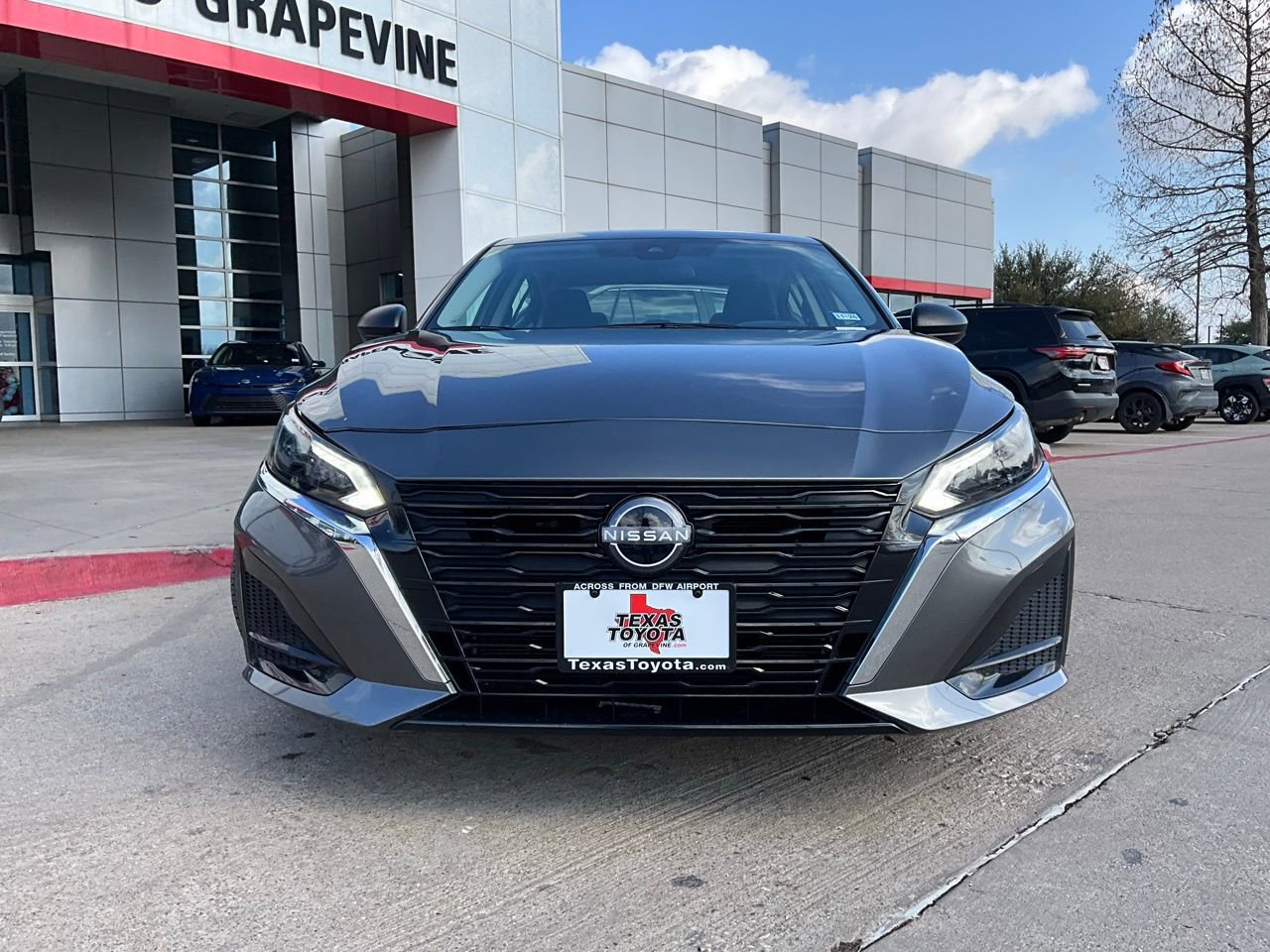 Used 2025 Nissan Altima 2.5 SV image 4