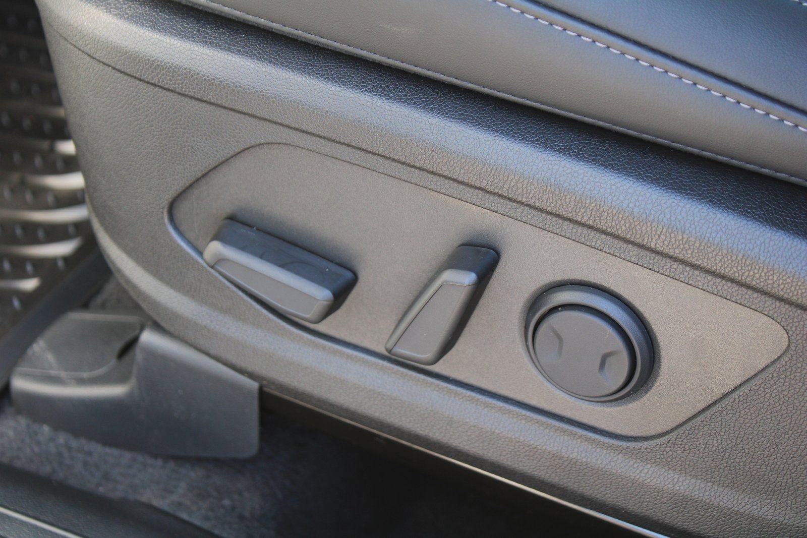 New 2026 Kia Sorento EX image 25