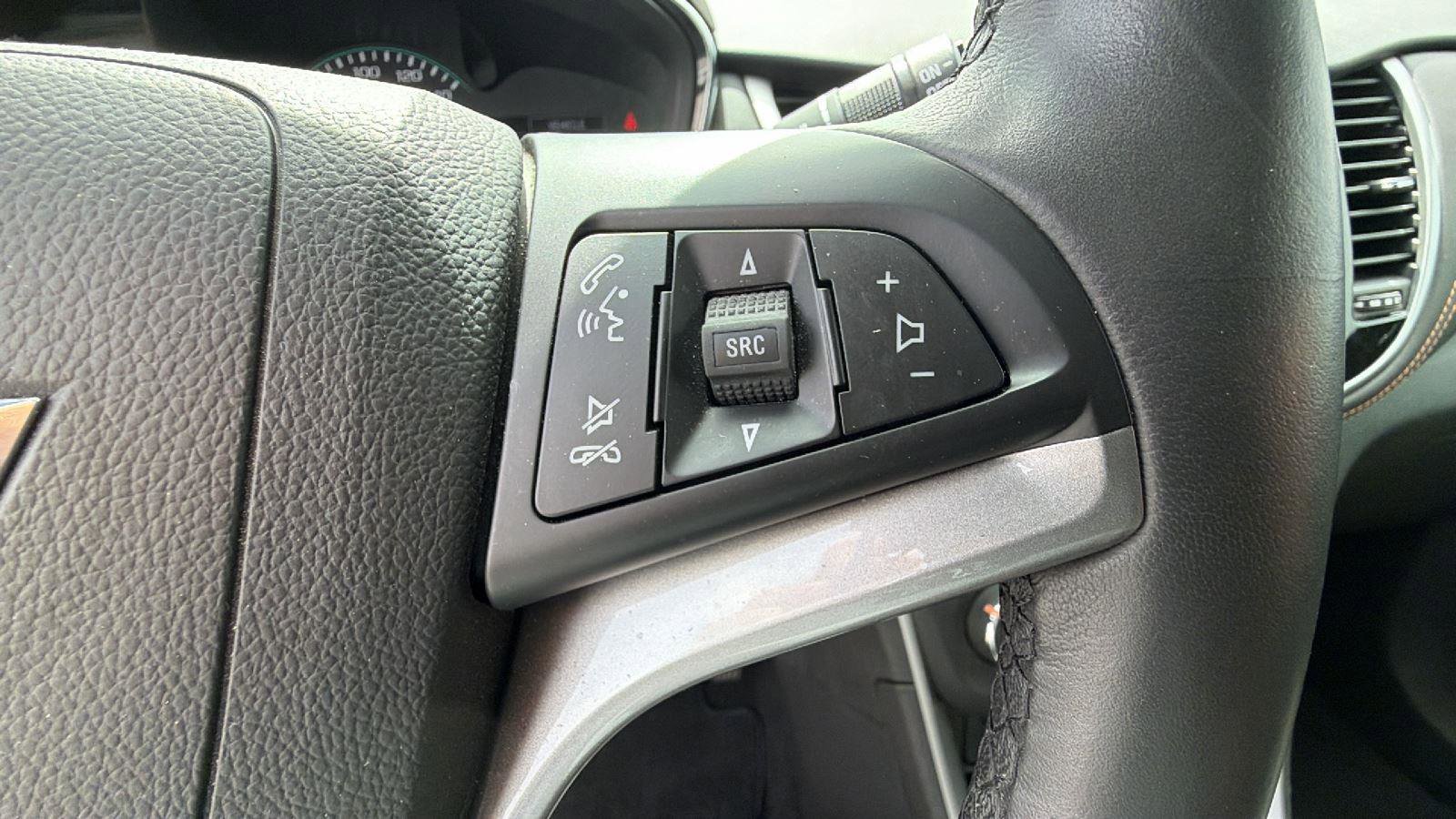Used 2022 Chevrolet Trax LT w/ Redline Edition AWD/4WD image 25