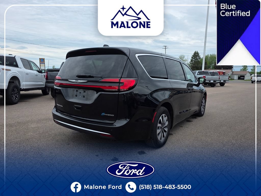 Used 2023 Chrysler Pacifica Touring-L FWD image 7